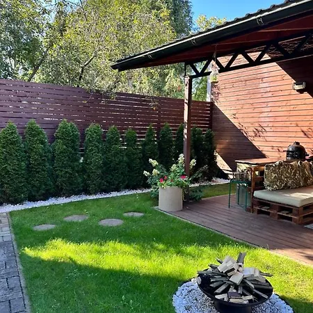 Cozy By The River Near Old Town Apartment