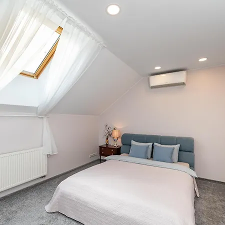 Cozy By The River Near Old Town Kaunas