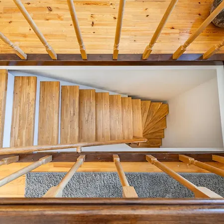 Apartment Cozy By The River Near Old Town *