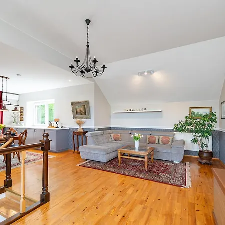 Apartment Cozy By The River Near Old Town *