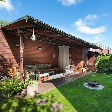 Cozy By The River Near Old Town