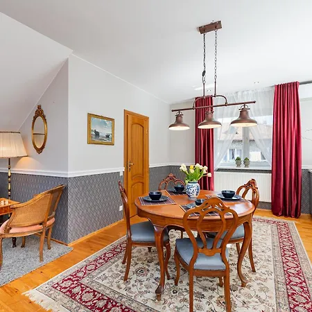 Apartment Cozy By The River Near Old Town *