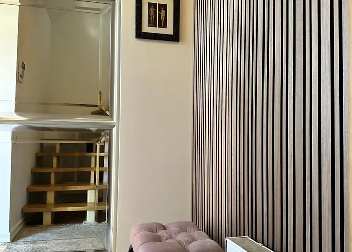 Cozy By The River Near Old Town Lägenhet Kaunas