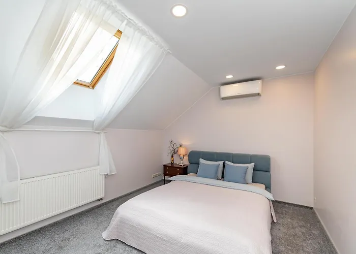 Cozy By The River Near Old Town Kaunas