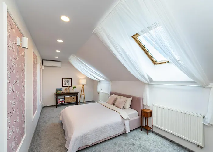 Lägenhet Cozy By The River Near Old Town *