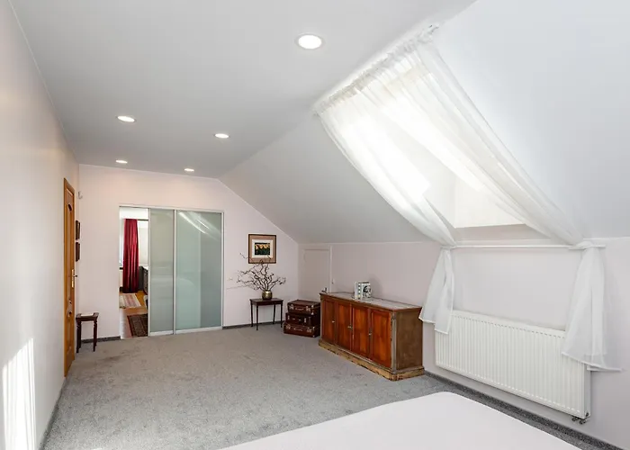 Cozy By The River Near Old Town Lägenhet *