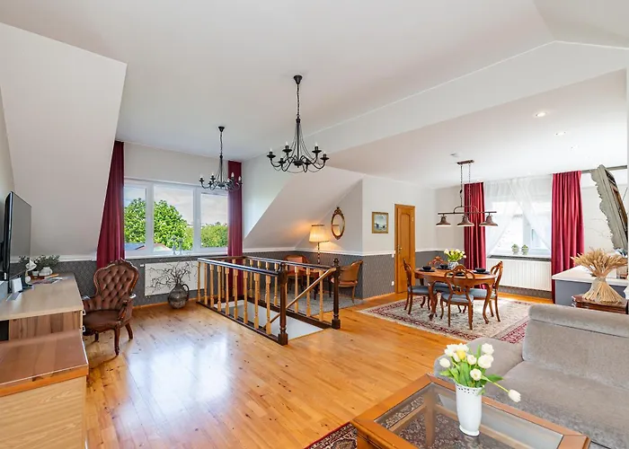 Cozy By The River Near Old Town *