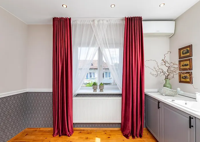 Cozy By The River Near Old Town *