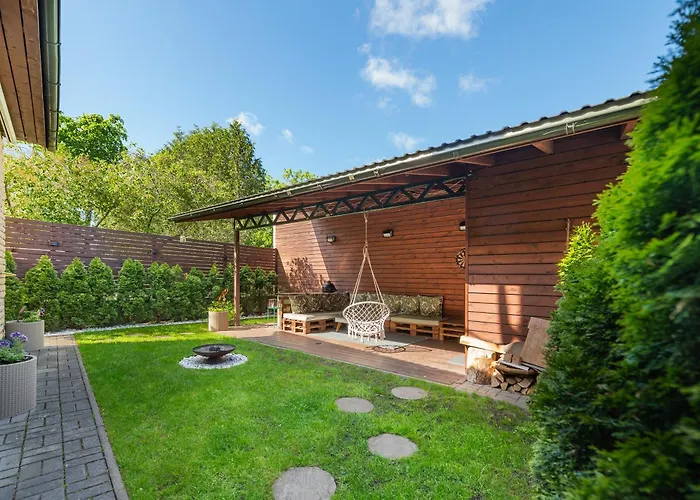 Cozy By The River Near Old Town Lägenhet