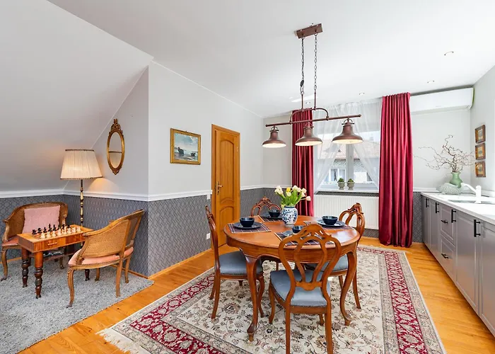 Lägenhet Cozy By The River Near Old Town *